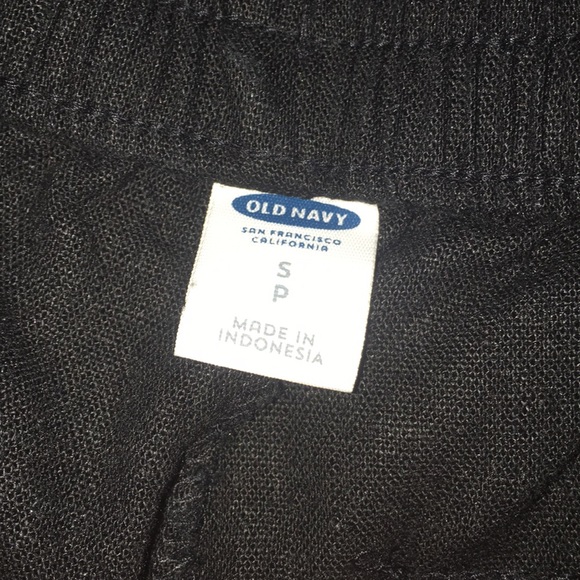 Old navy black shorts - Picture 3 of 3